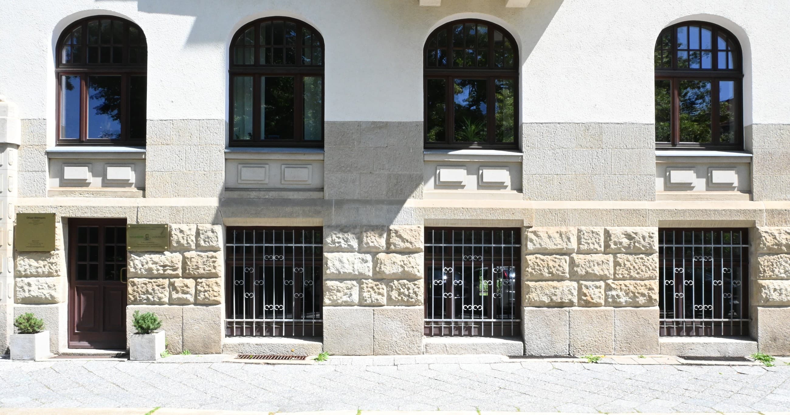 Historische Fassade im Streiflicht, Plauen